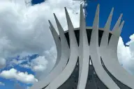 Criptoarte e NFTs 2.0: O Brasil no Metaverso da Criatividade Digital (2025-2026)