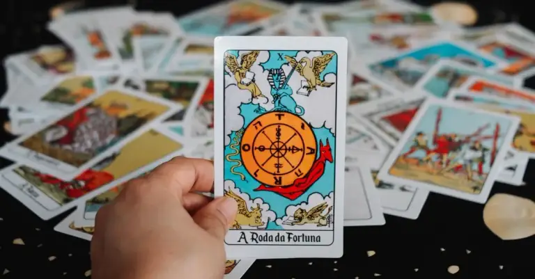 Desvende o Futuro: Cartas Ciganas e Jogo de Búzios