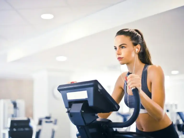 Fones de Ouvido para Exercícios: O que Buscar para uma Experiência Impecável?