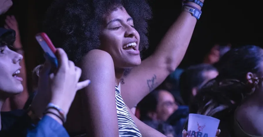 Quem nunca sonhou em ir a um show incrível? — ilustração