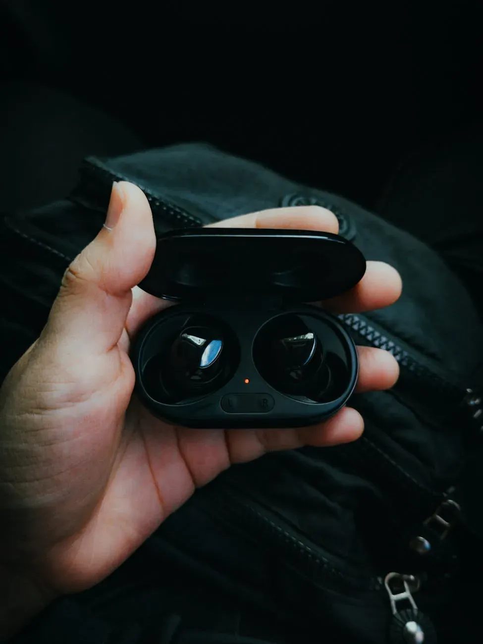 Os fones de ouvido Bluetooth gastam mais bateria do celular? — ilustração