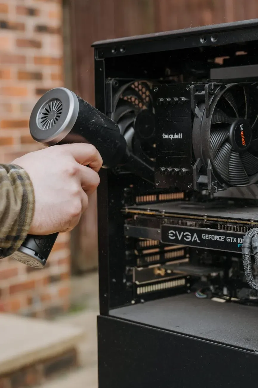 Foto profissional grátis de componentes de pc, cuidado com tecnologia, cuidados com computadores ao ar livre